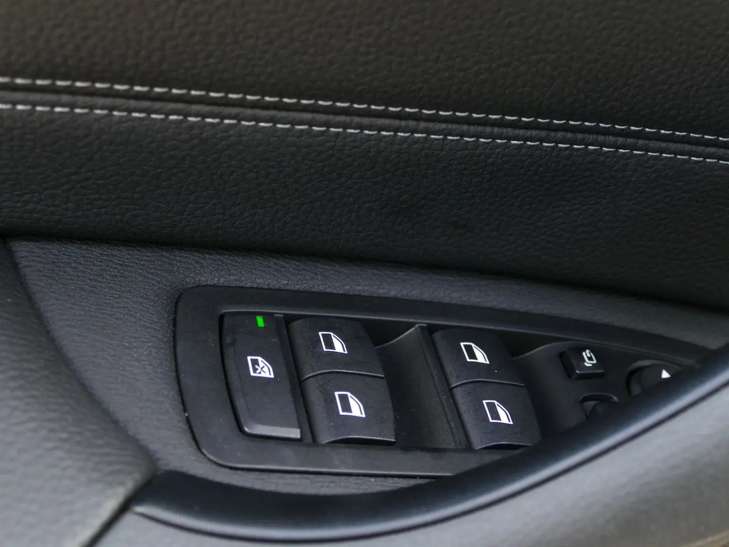 X2 sDrive18i M Sportpaket Navi Kamera Sound