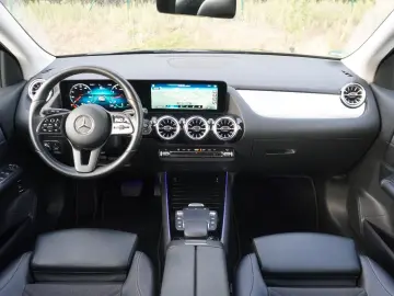 GLA 180 LED/Wide-Screen/Ambiente/Qi/Leder