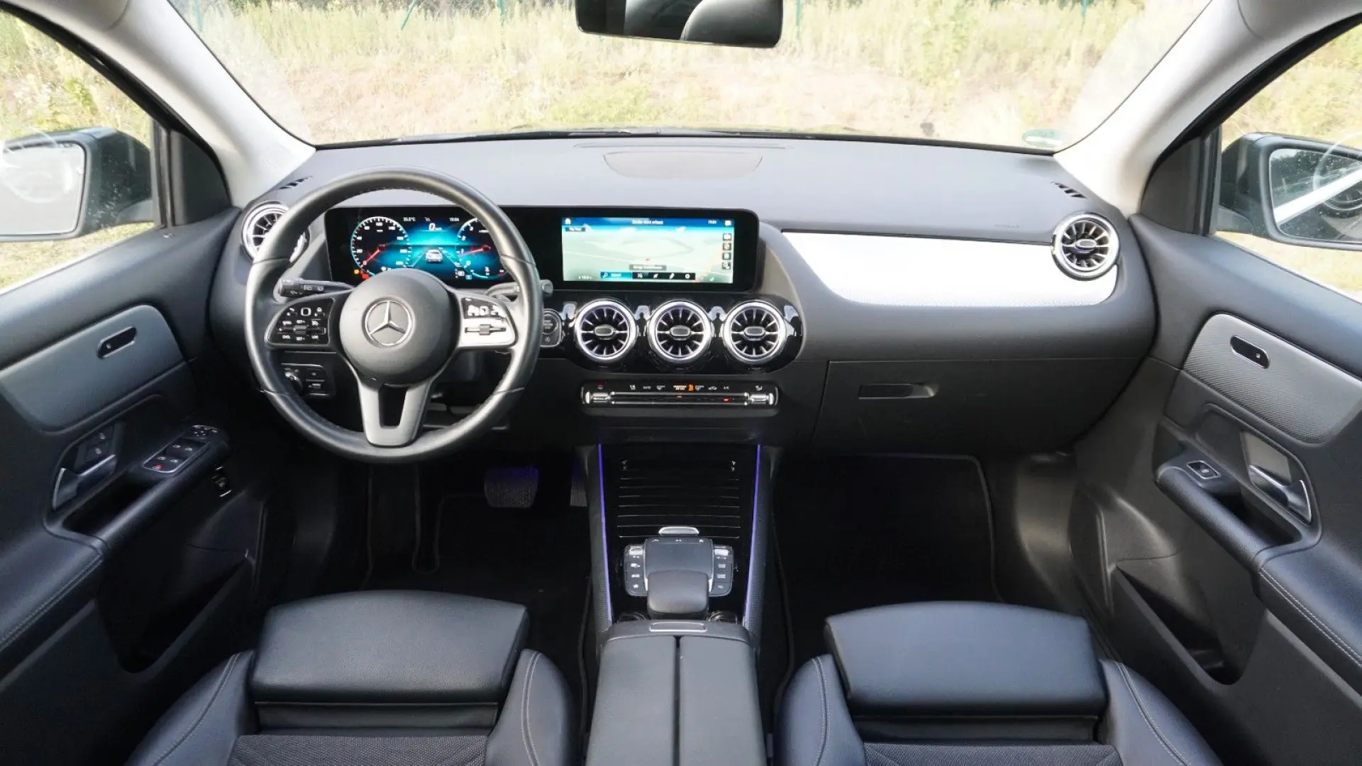 GLA 180 LED/Wide-Screen/Ambiente/Qi/Leder