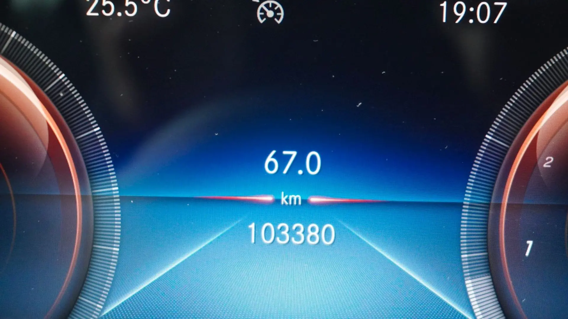GLA 180 LED/Wide-Screen/Ambiente/Qi/Leder