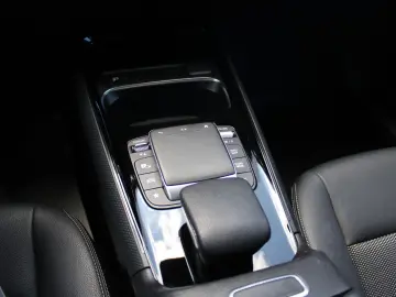 GLA 180 Business Parken Ahk Advanced 17'' Nav DA