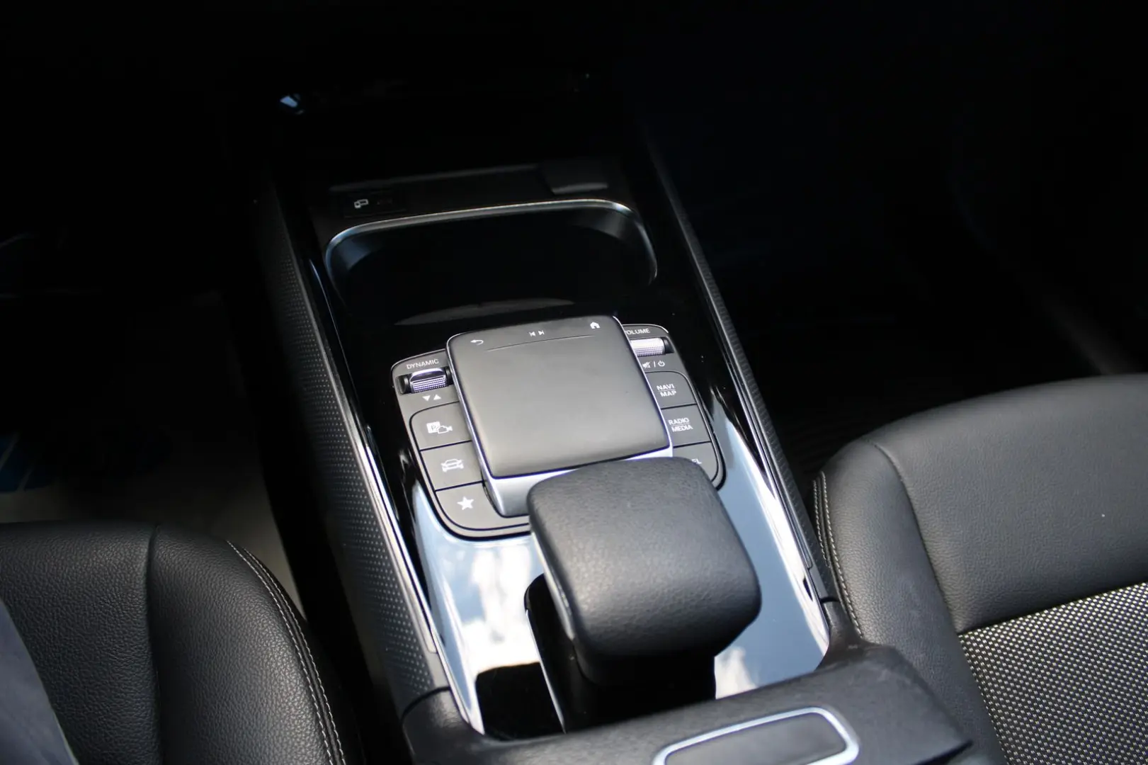 GLA 180 Business Parken Ahk Advanced 17'' Nav DA