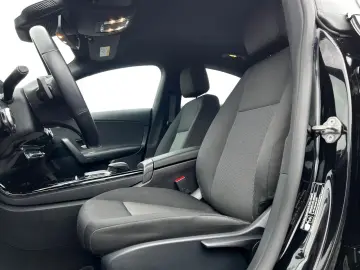 CLA 200 AUT. 163 PS VIRTUAL CAM NAVI T. ASS