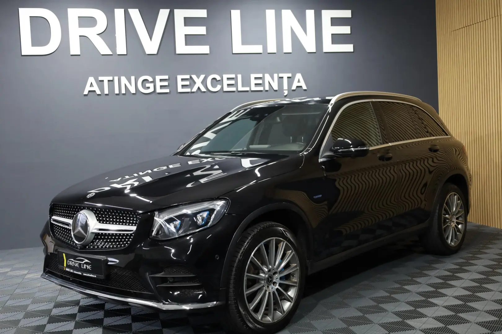 Mercedes-Benz GLC 350e 4M 2*AMG Pano AHK 211cp