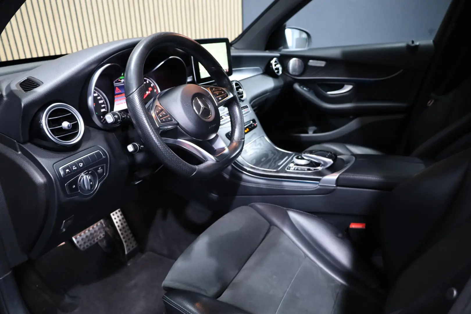 Mercedes-Benz GLC 350e 4M 2*AMG Pano AHK 211cp