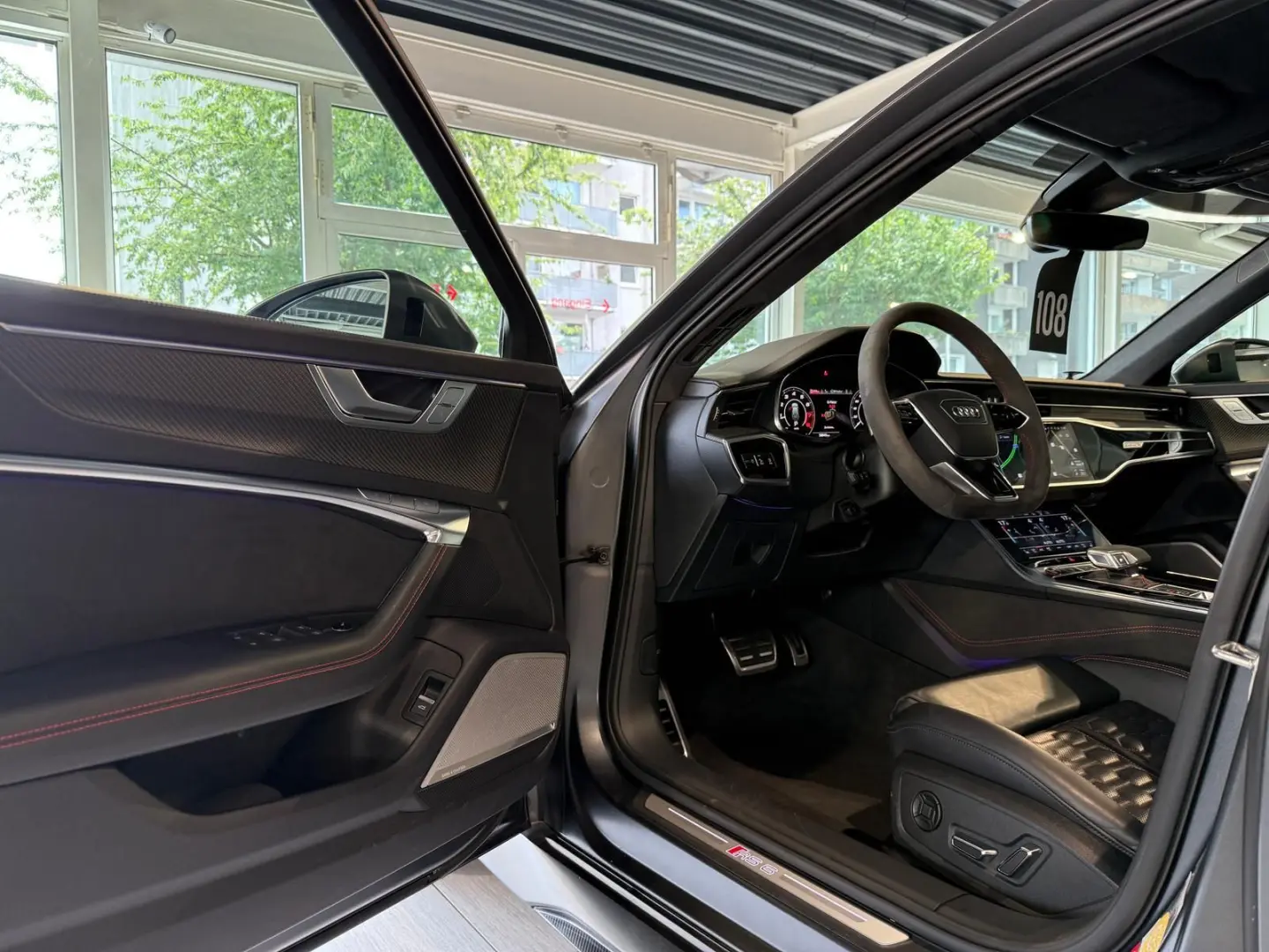 RS6 4.0 TFSI Q*Pano*HuD*B&O-Adv.*Carbon*Dynamik+
