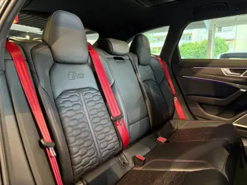 RS6 4.0 TFSI Q*Pano*HuD*B&O-Adv.*Carbon*Dynamik+