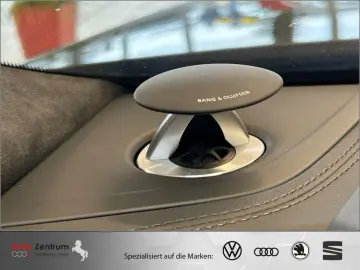 SQ8 TFSI Nachtsicht Sitzbelüf*AHK*TV*Luft*StandH