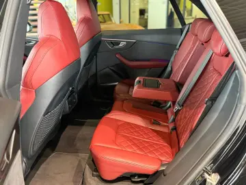 SQ8 4.0 TFSI quattro