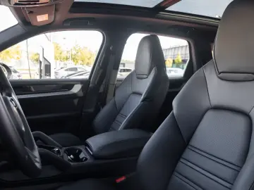 Porsche Cayenne BOSE Panorama LED-Matrix