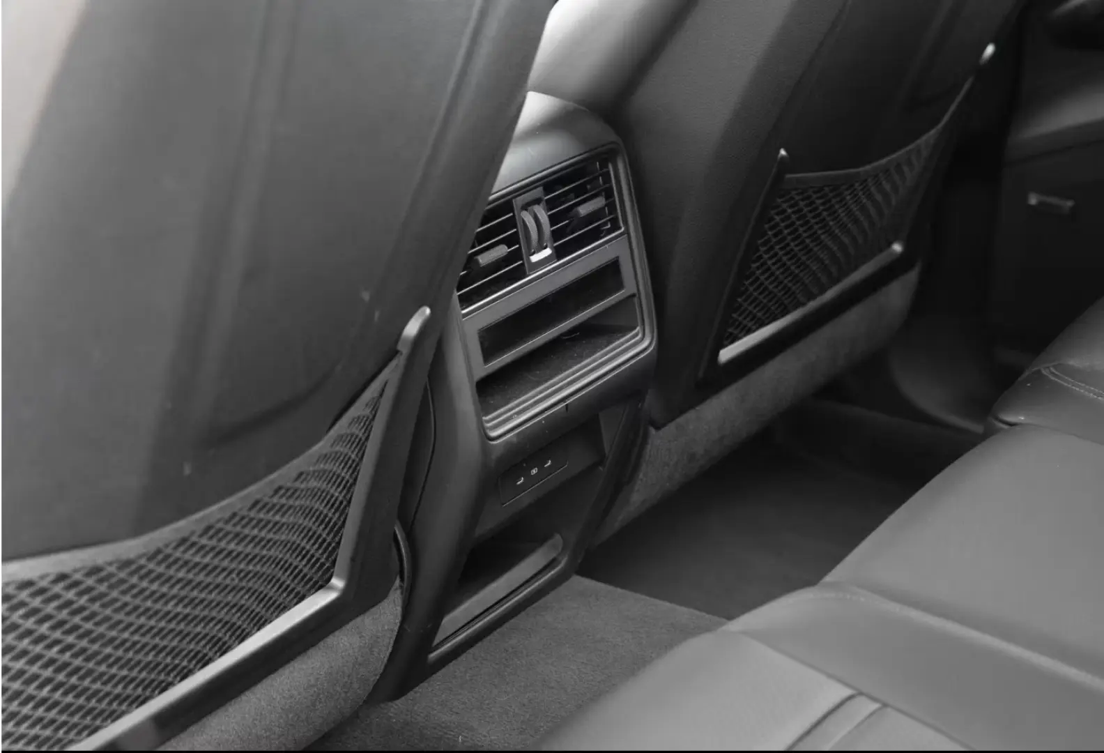 Porsche Cayenne BOSE Panorama LED-Matrix
