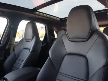 Porsche Cayenne BOSE Panorama LED-Matrix