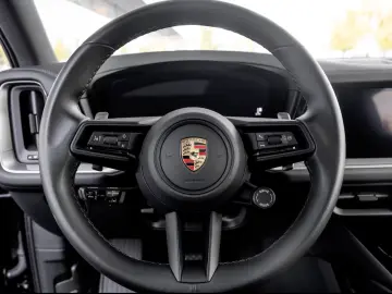 Porsche Cayenne BOSE Panorama LED-Matrix