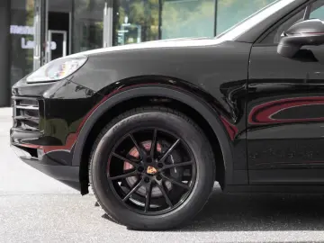 Porsche Cayenne BOSE Panorama LED-Matrix