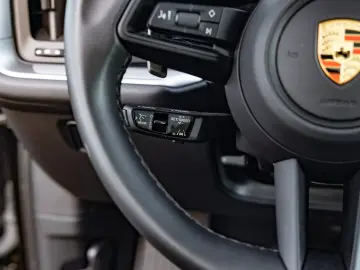 Porsche Cayenne BOSE Panorama LED-Matrix