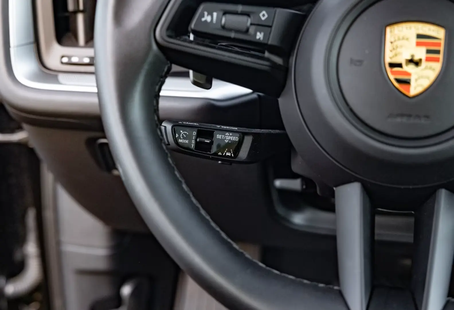 Porsche Cayenne BOSE Panorama LED-Matrix