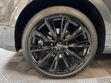 SQ8 4.0 TFSI quattro*AHK-Pano-B&O-Matrix*