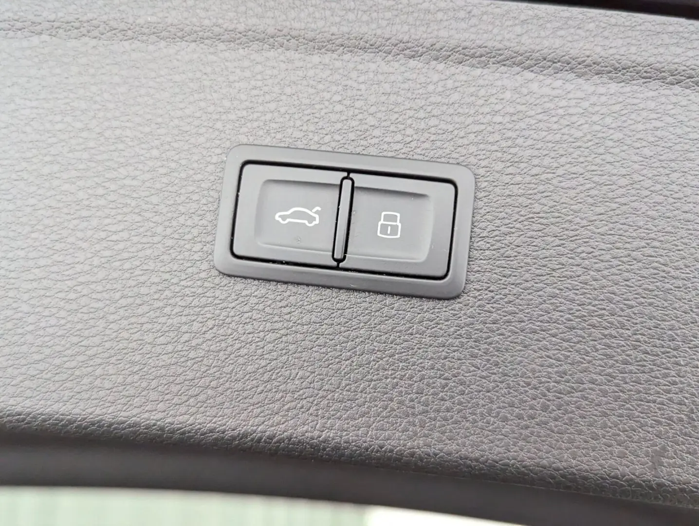 SQ5 3.0 TDI quattro MHEV LEDER+PANO+AHK+LED+NAVI