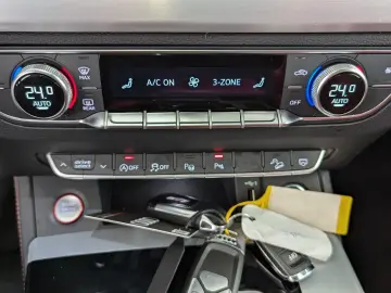 SQ5 3.0 TDI quattro MHEV LEDER+PANO+AHK+LED+NAVI