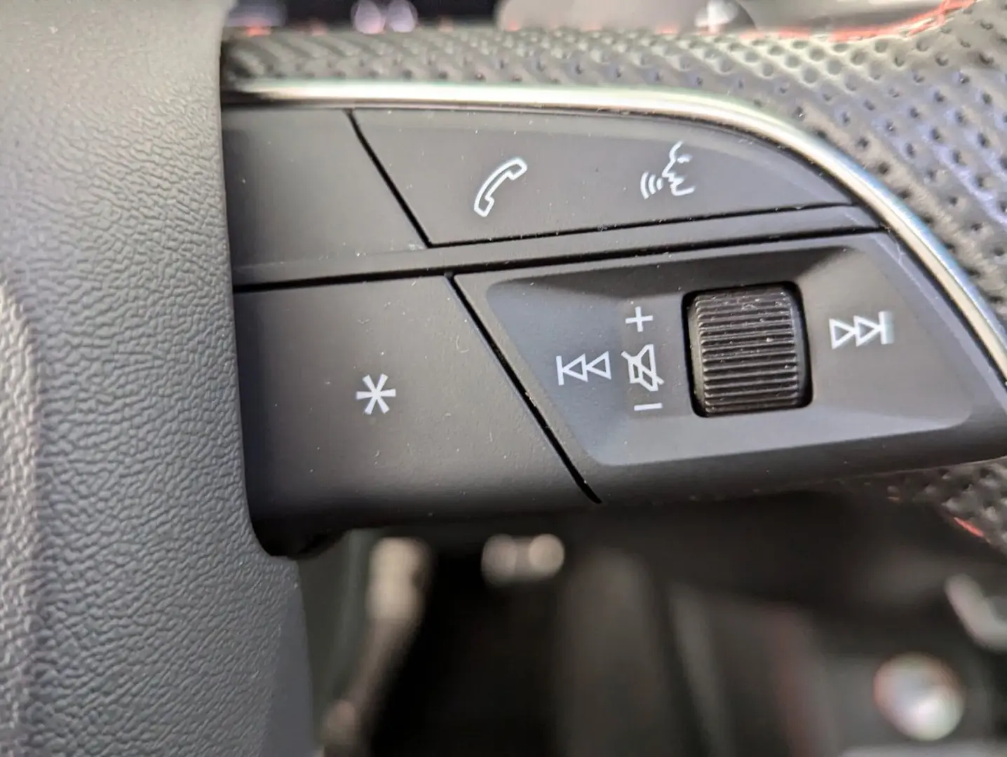 SQ5 3.0 TDI quattro MHEV LEDER+PANO+AHK+LED+NAVI