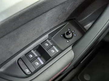 SQ5 3.0 TDI quattro MHEV LEDER+PANO+AHK+LED+NAVI