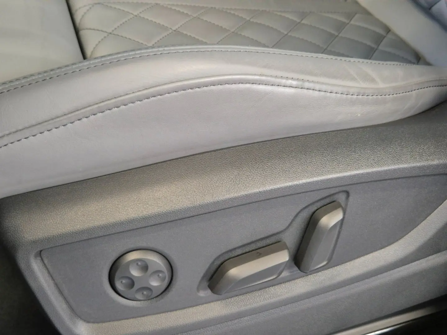 SQ5 3.0TDI LEDER NAVI MATRIX LED PANO B&O 360CAM