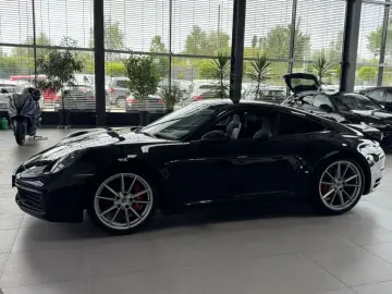 911 Carrera 4S PDK