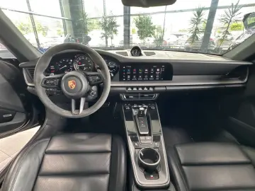 911 Carrera 4S PDK