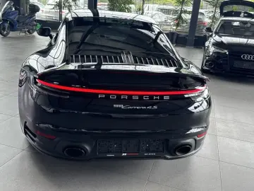 911 Carrera 4S PDK