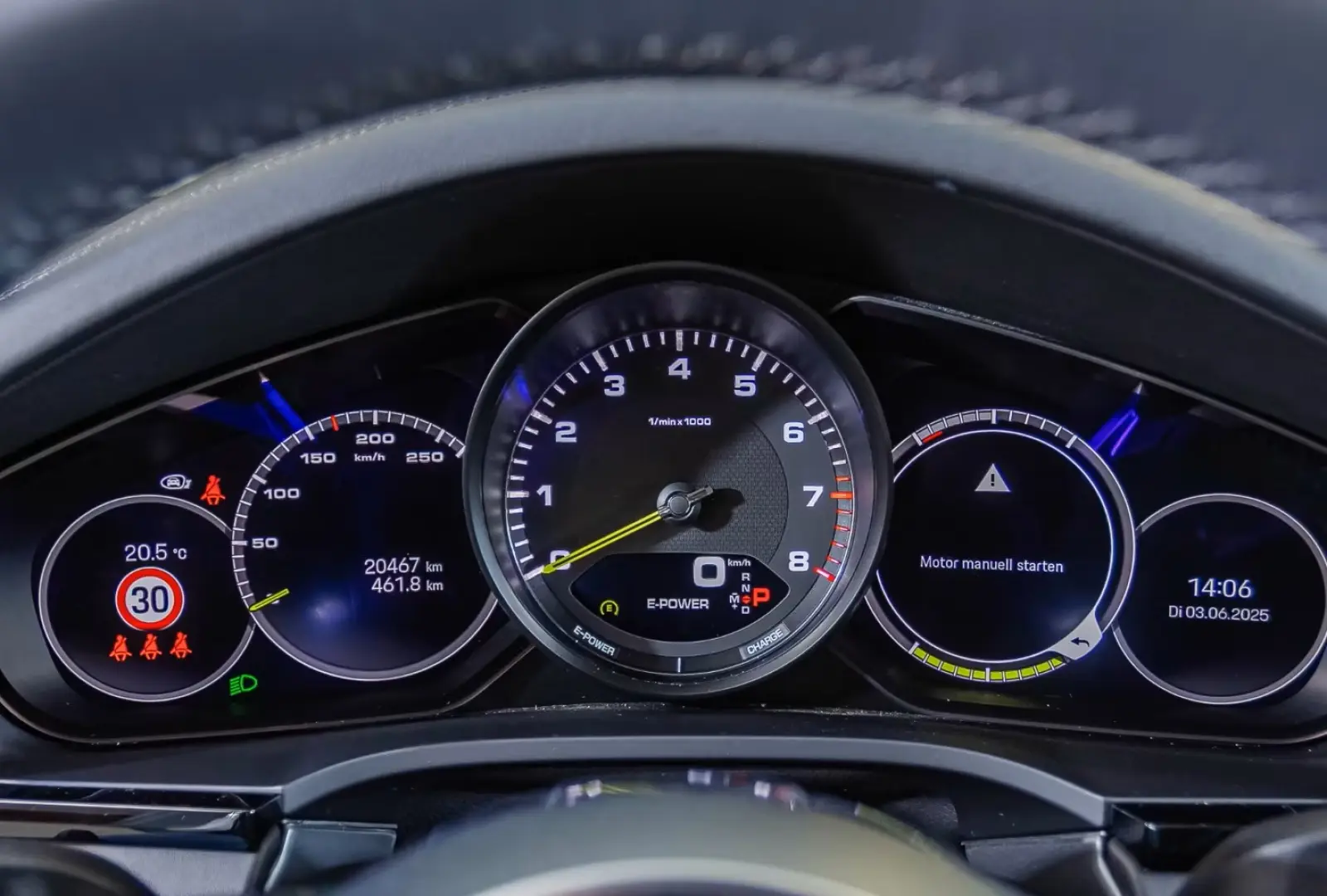 Porsche Cayenne E-Hybrid Coupe Platinum Edition