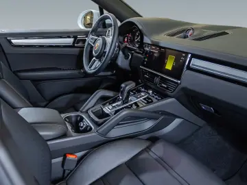 Porsche Cayenne E-Hybrid Coupe Platinum Edition