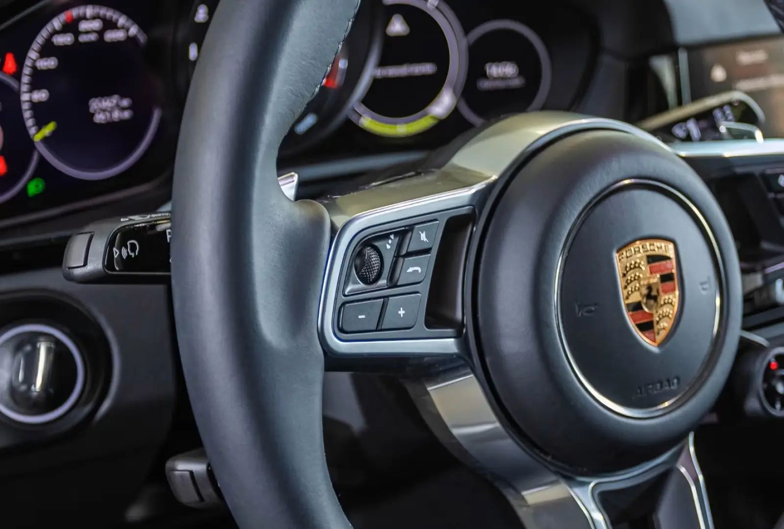 Porsche Cayenne E-Hybrid Coupe Platinum Edition
