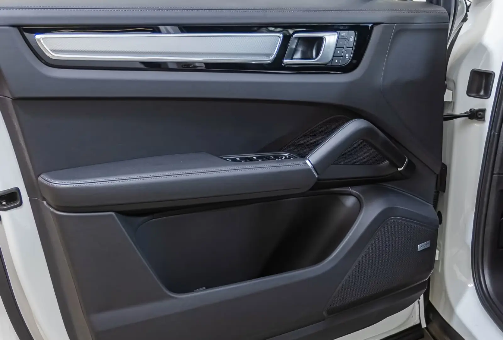 Porsche Cayenne E-Hybrid Coupe Platinum Edition