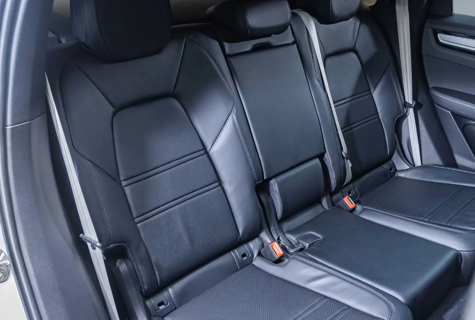 Porsche Cayenne E-Hybrid Coupe Platinum Edition