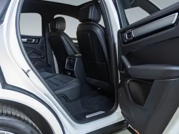 Porsche Cayenne E-Hybrid Coupe Platinum Edition