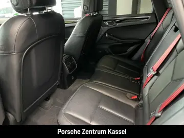 Porsche Macan  S