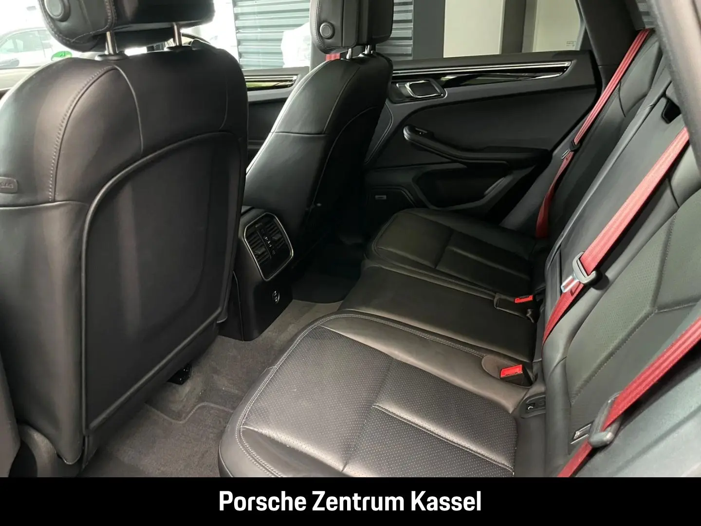 Porsche Macan  S