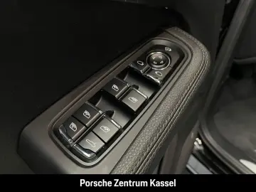 Porsche Macan  S