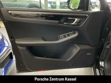 Porsche Macan  S