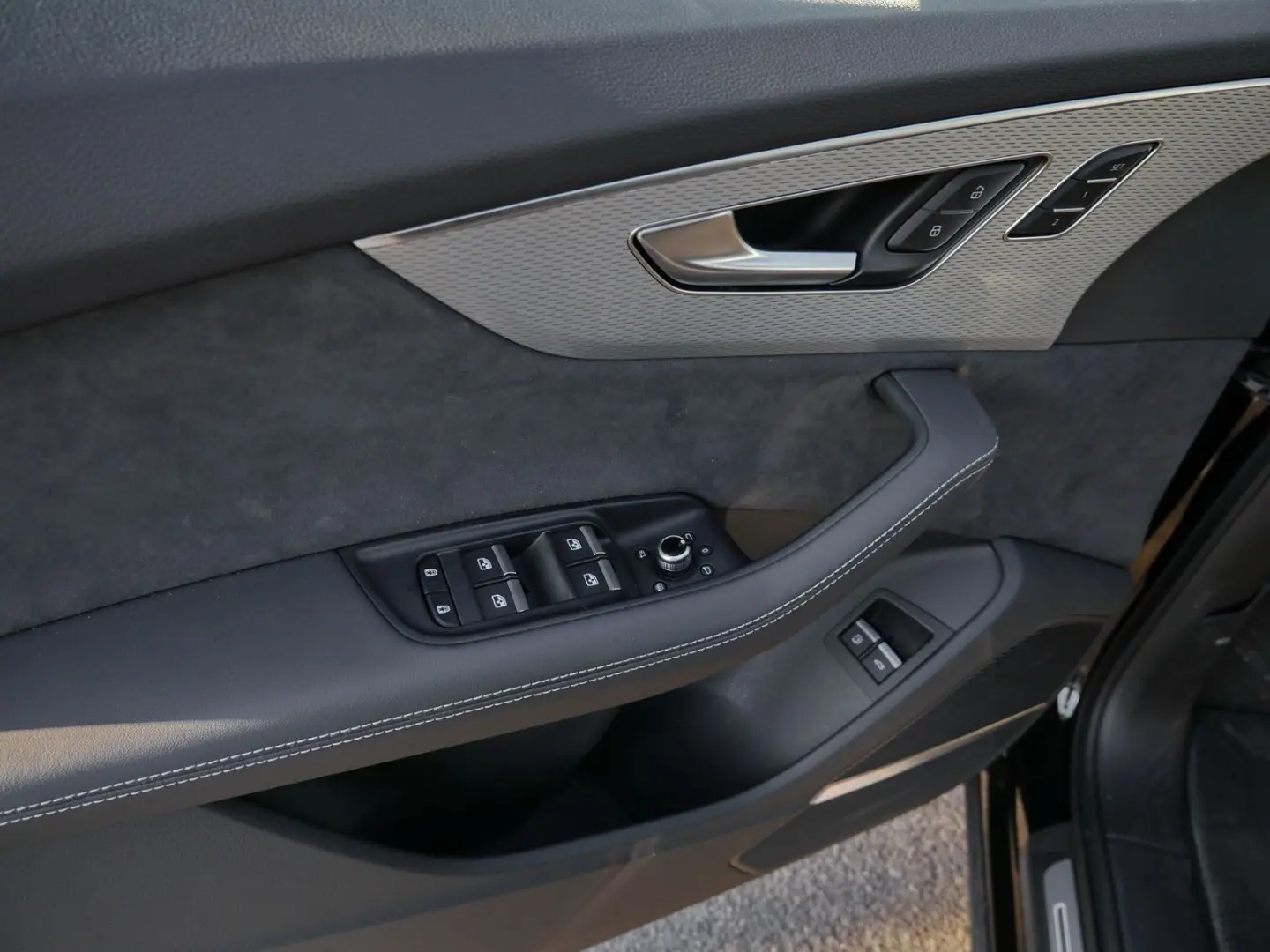 Q7 S line 55 TFSI e quattro Pano*B&O*AHK*HuD*