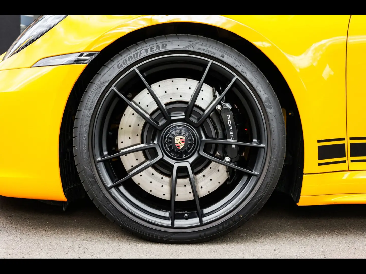 Porsche 992 911 CARRERA 4 GTS COUPE PDK°PTS°MANUFAKTUR