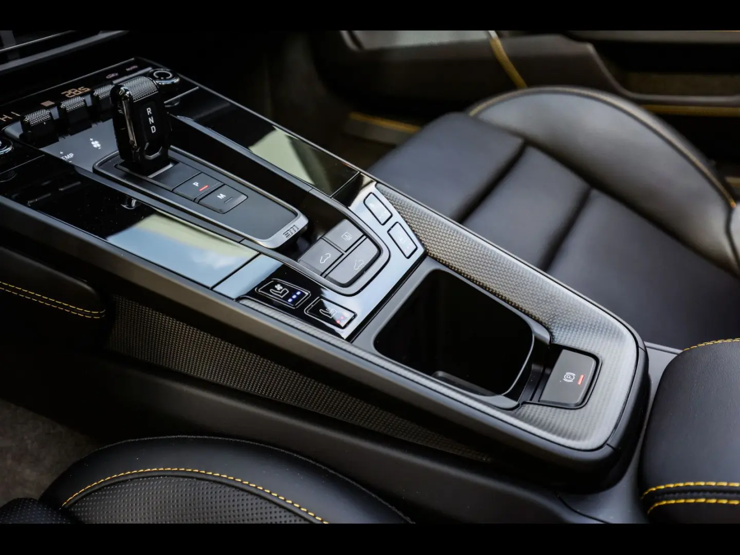 Porsche 992 911 CARRERA 4 GTS COUPE PDK°PTS°MANUFAKTUR