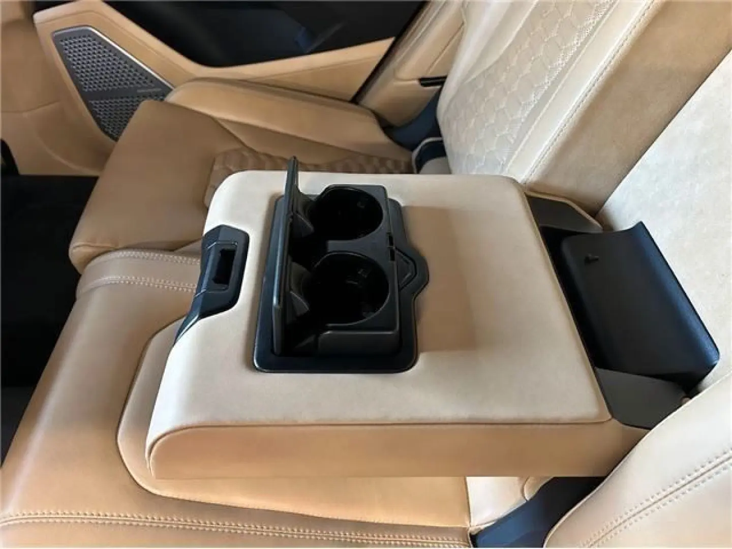 Urus 4.0 V8 4WD (2019)