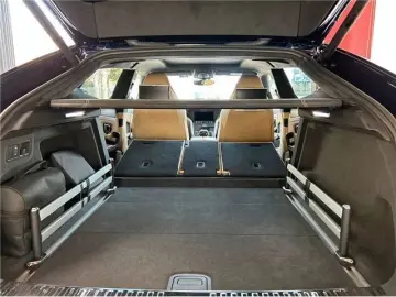 Urus 4.0 V8 4WD (2019)