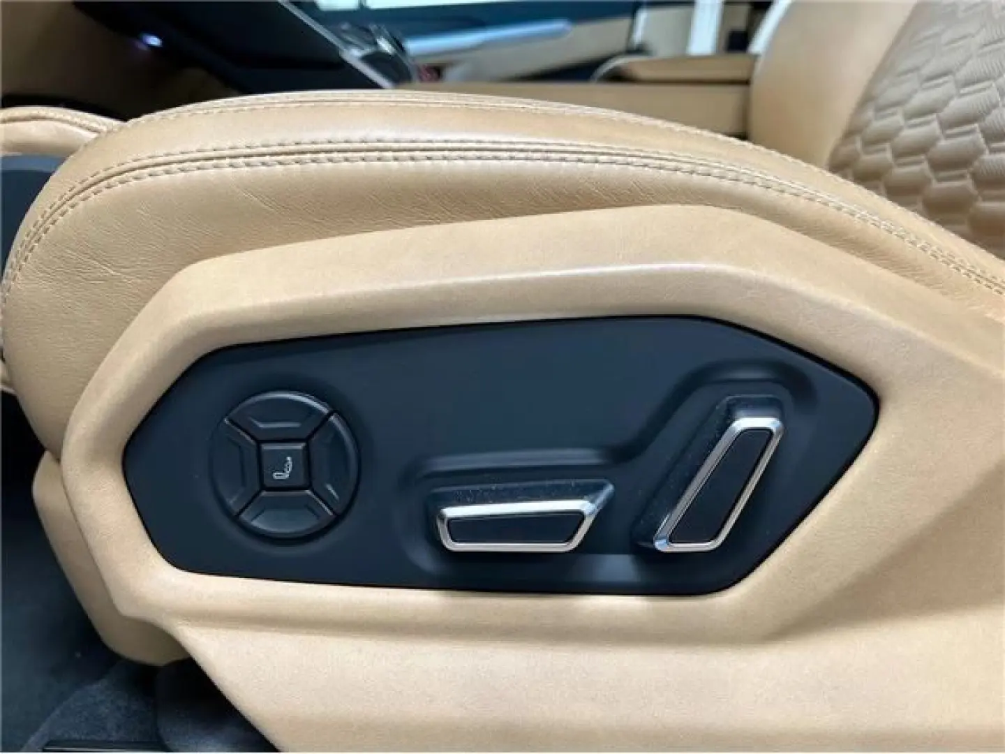 Urus 4.0 V8 4WD (2019)