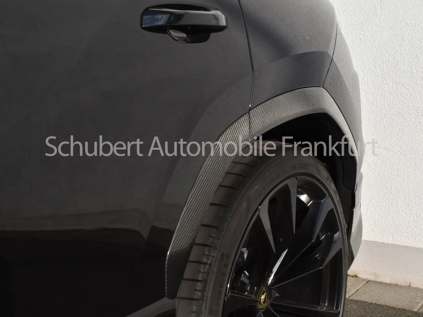 Urus Pano Carbon Ext+Int B&O 23 Zoll ADAS Massag