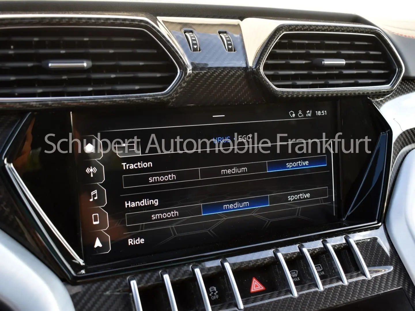 Urus Pano Carbon Ext+Int B&O 23 Zoll ADAS Massag
