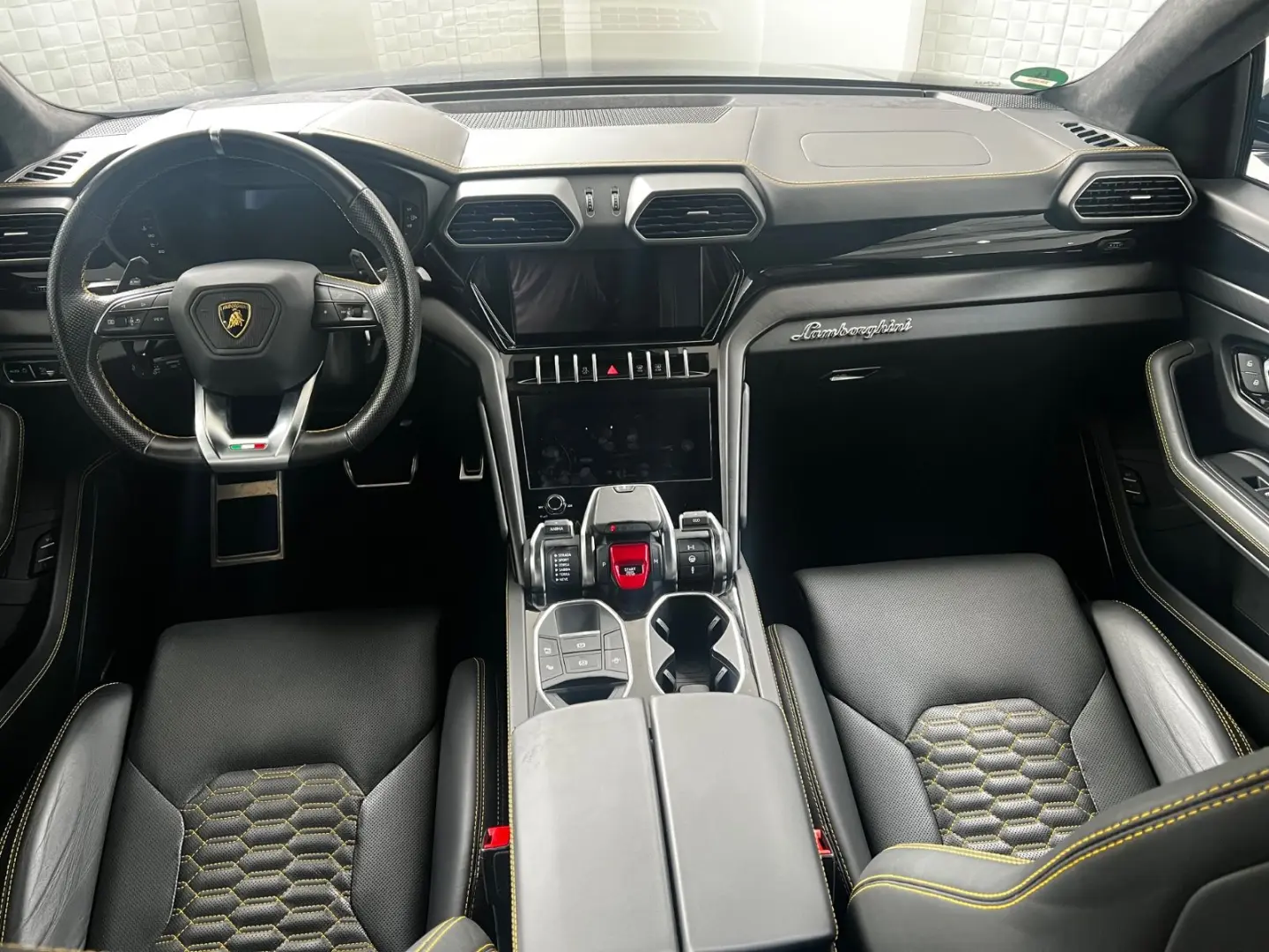 Urus 4.0 V8 Autom.*Lambo Service *Ahk.Abnehmbar*