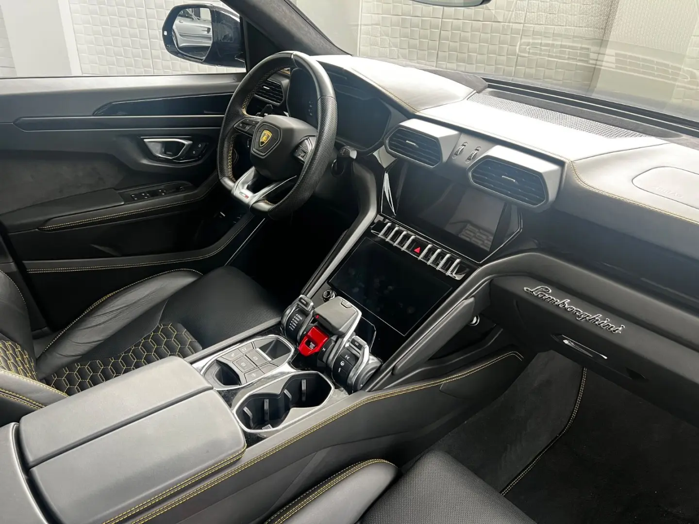 Urus 4.0 V8 Autom.*Lambo Service *Ahk.Abnehmbar*