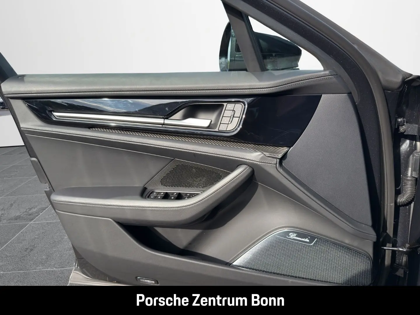 Porsche Panamera Turbo E-Hybrid Burmester LED